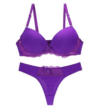 Cargar imagen en el visor de la galería, Lace Dream Push-Up Bra & Thong Set