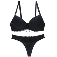 Cargar imagen en el visor de la galería, Lace Dream Push-Up Bra & Thong Set