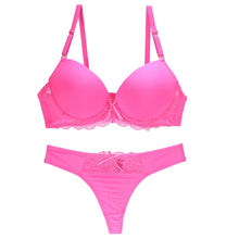 Cargar imagen en el visor de la galería, Lace Dream Push-Up Bra & Thong Set