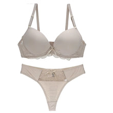Cargar imagen en el visor de la galería, Lace Dream Push-Up Bra & Thong Set