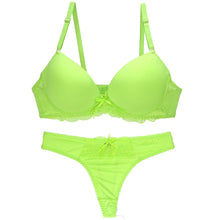 Load image into Gallery viewer, Lace Dream Push-Up Bra &amp; Thong Set
